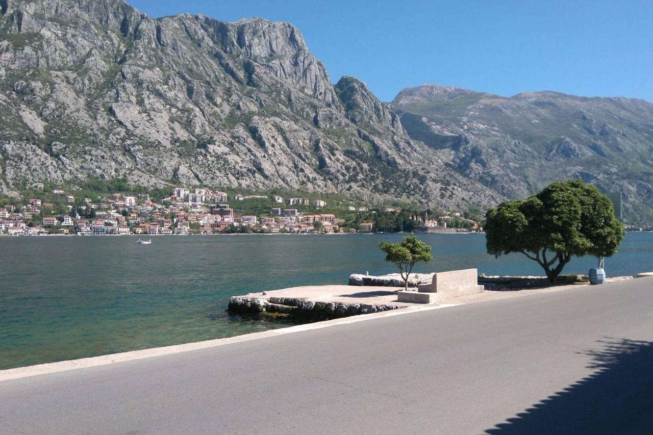 Mediterranean Holiday House & Apartments Котор Екстер'єр фото