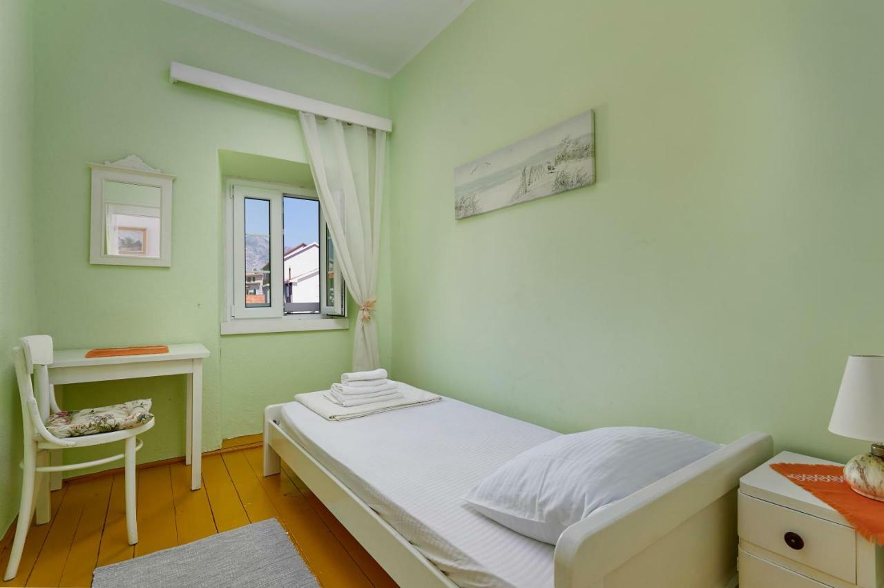 Mediterranean Holiday House & Apartments Котор Екстер'єр фото