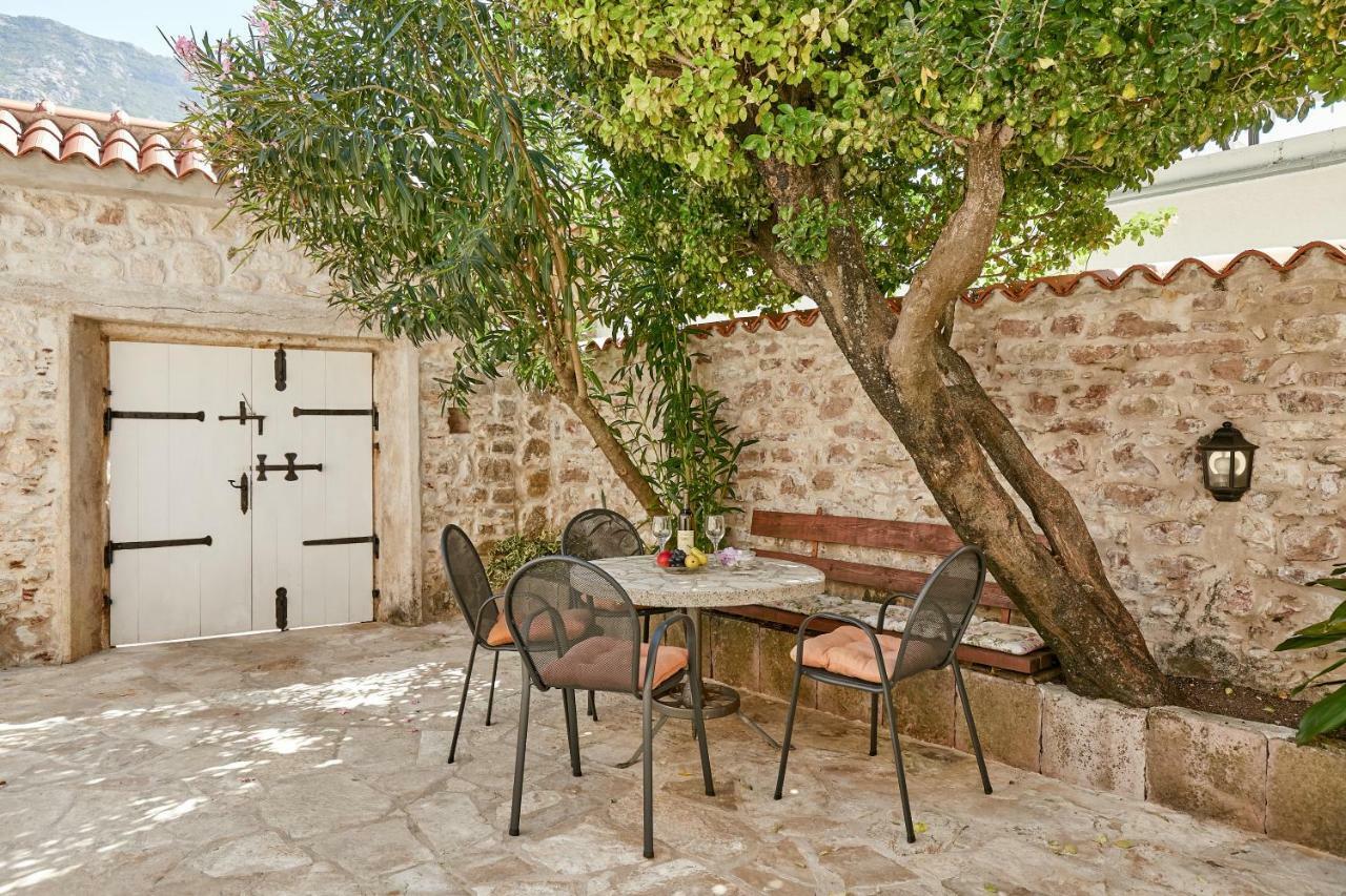 Mediterranean Holiday House & Apartments Котор Екстер'єр фото