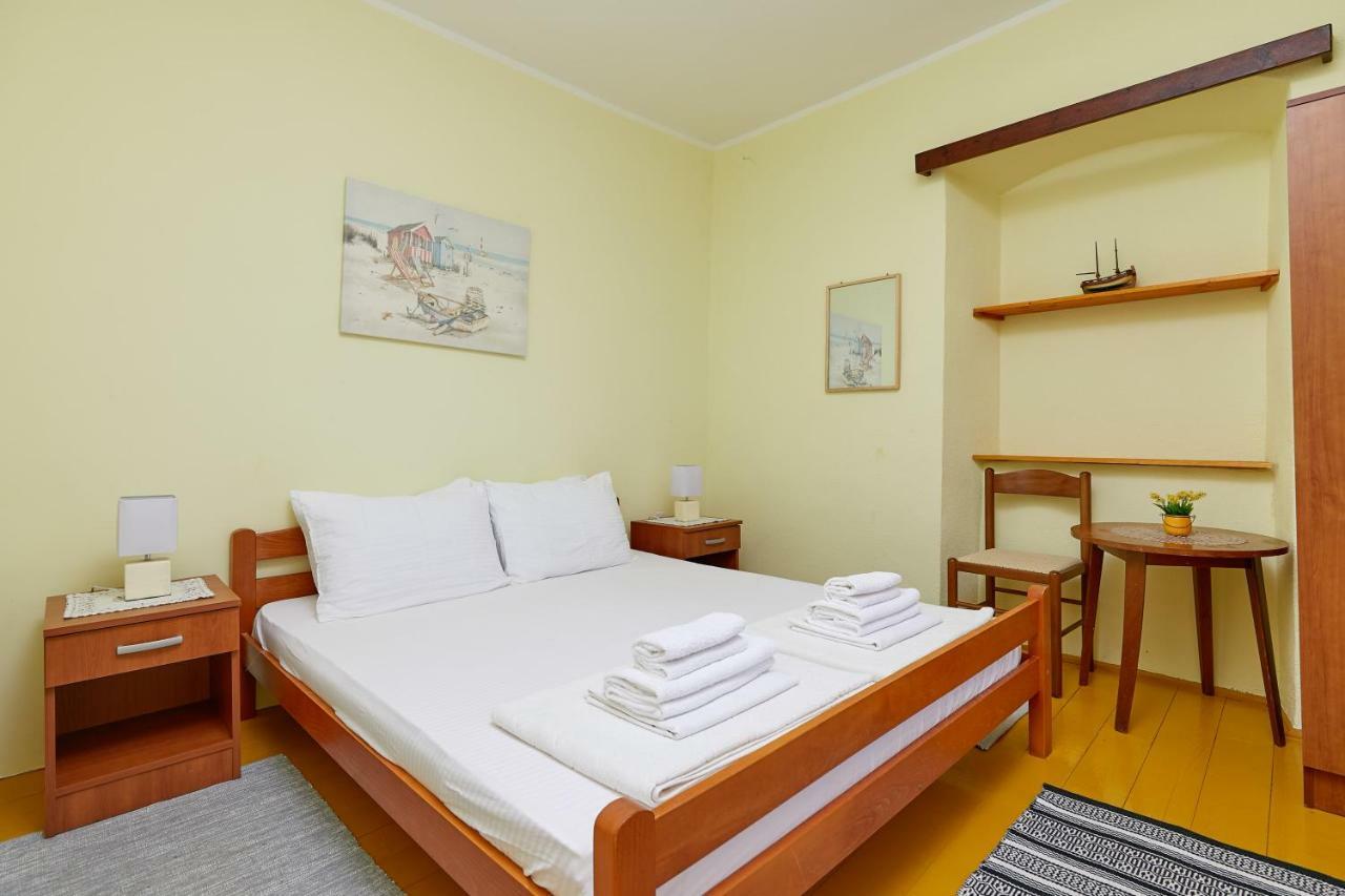 Mediterranean Holiday House & Apartments Котор Екстер'єр фото
