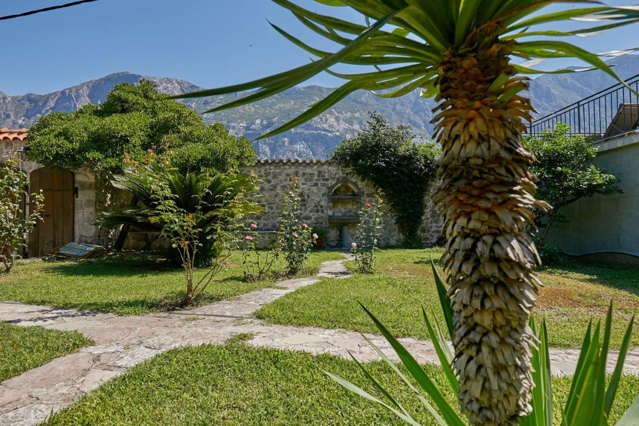 Mediterranean Holiday House & Apartments Котор Екстер'єр фото