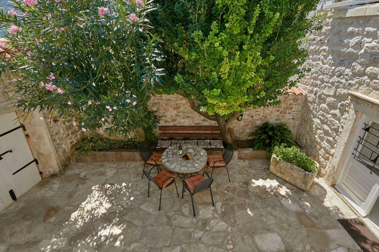 Mediterranean Holiday House & Apartments Котор Екстер'єр фото
