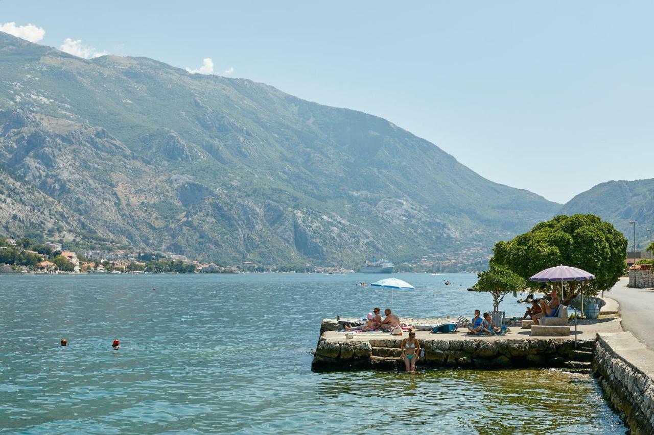 Mediterranean Holiday House & Apartments Котор Екстер'єр фото
